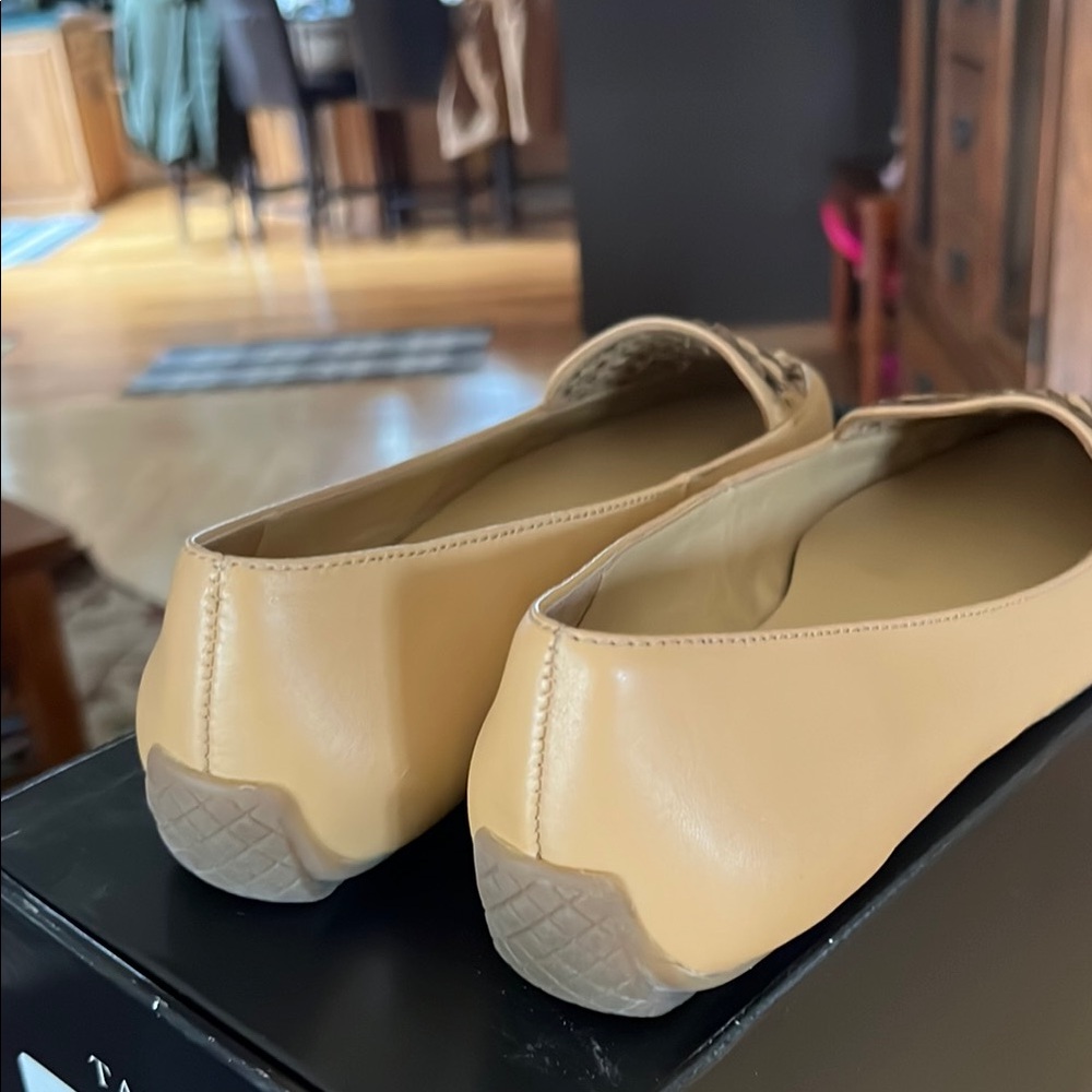 Talbots Elegant Tan Floral Loafers - Picture 3 of 6